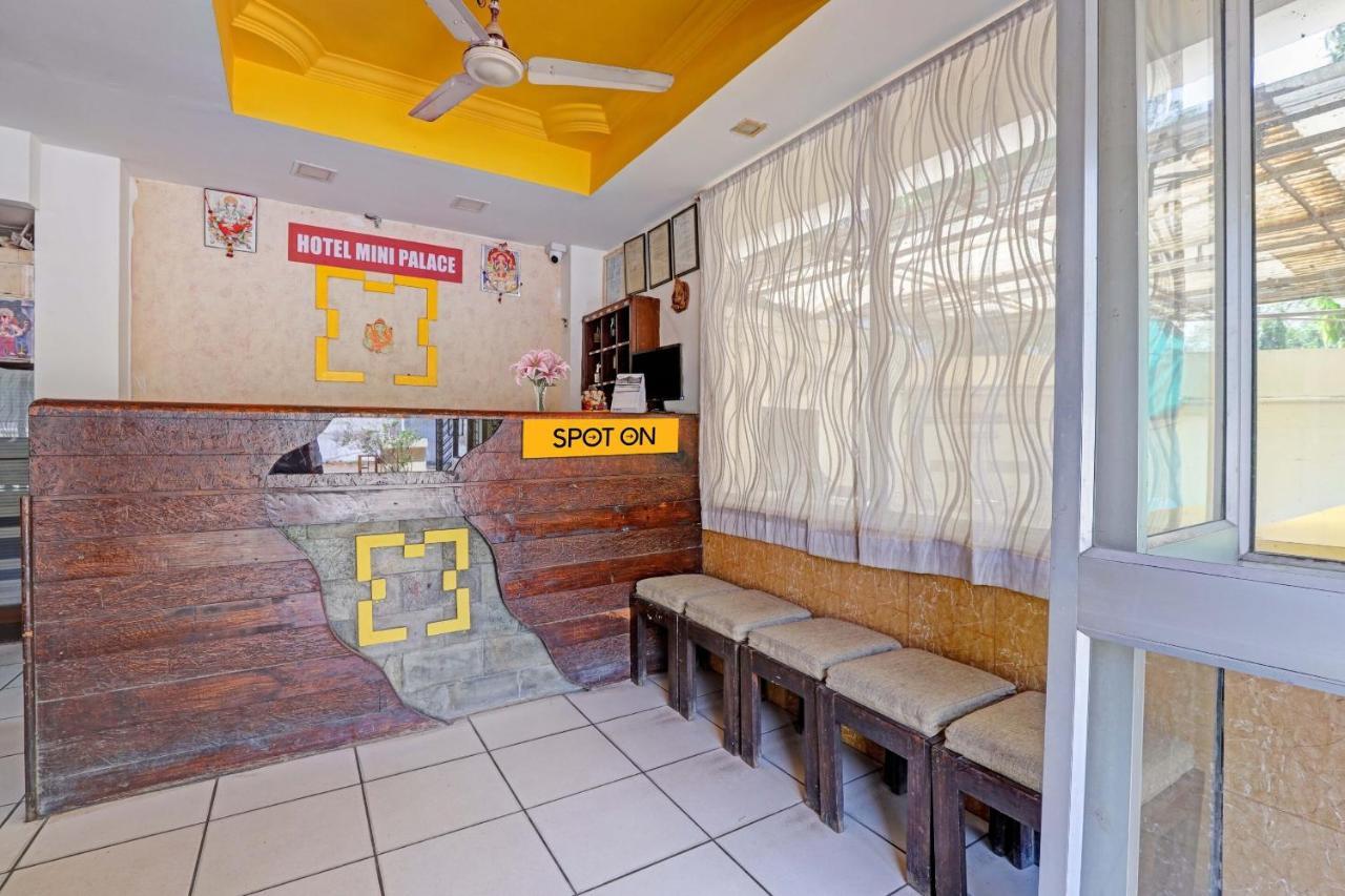 Oyo Flagship 80463 Hotel Mini Palace วาโดดารา ภายนอก รูปภาพ