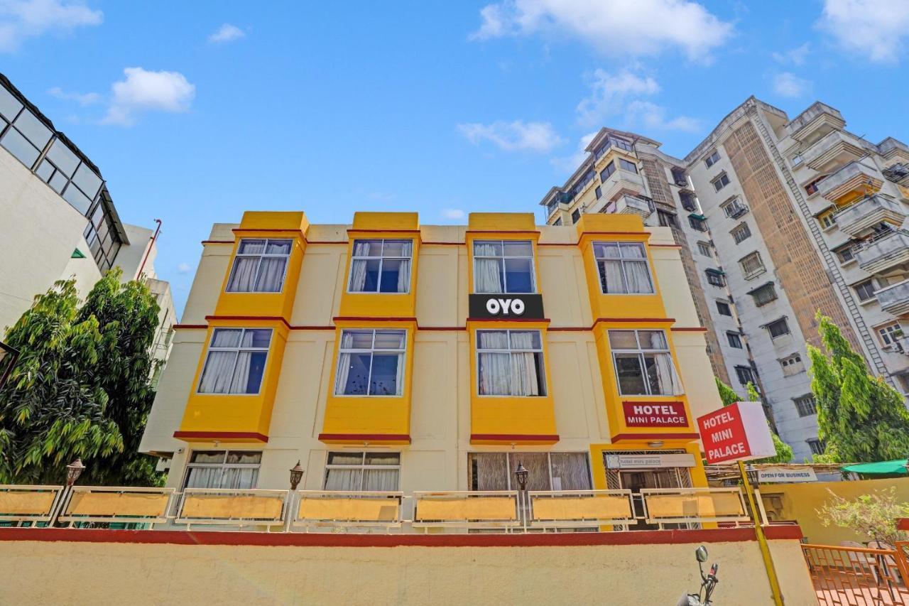 Oyo Flagship 80463 Hotel Mini Palace วาโดดารา ภายนอก รูปภาพ